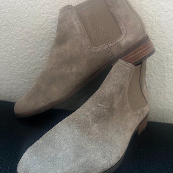 Frye Tan Chelsea Suede Boot Slip On Ankle Bootie Size 7 - Picture 2 of 14